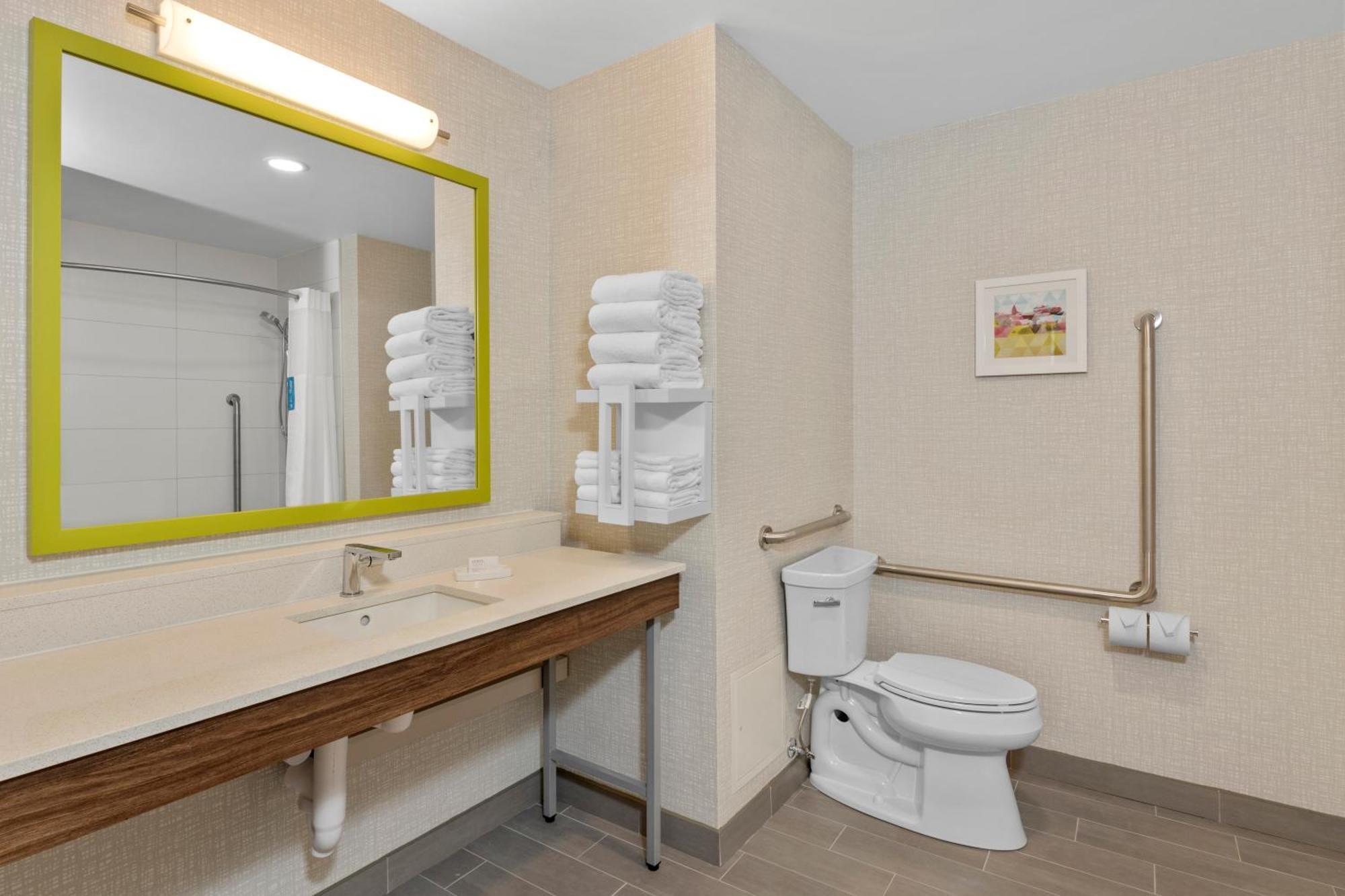 Hampton Inn By Hilton Cornwall Eksteriør bilde